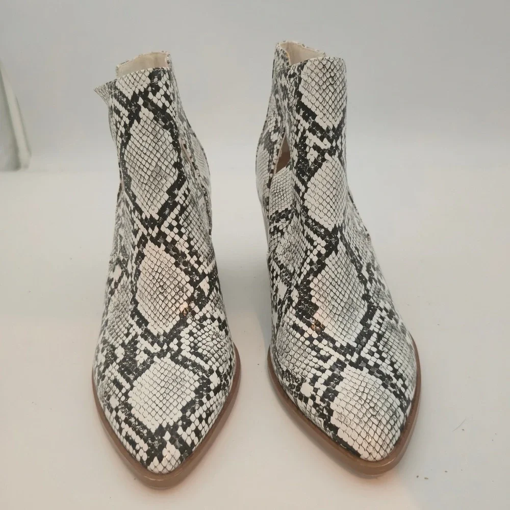 ZBY Women Ankle Boots Size 8 Faux Snakeskin Print Pointed Toe Block Heel Booties